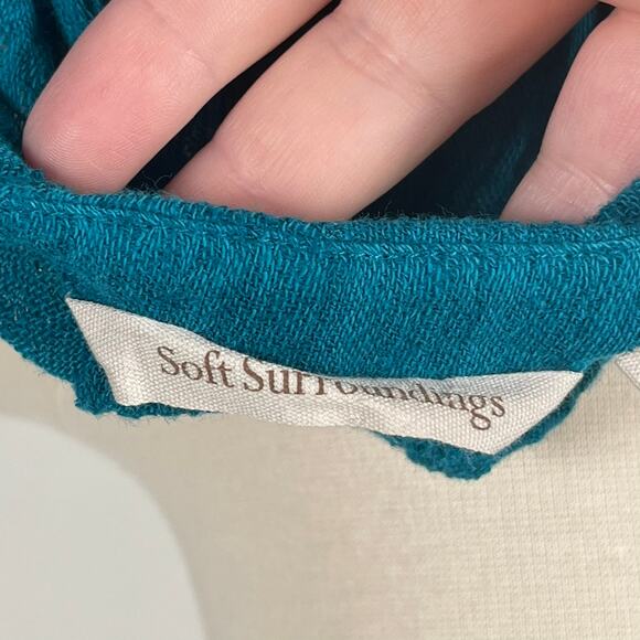 Soft Surroundings • Topanga Top in Everglade Green Gauzy Linen Cotton Blend - Picture 5 of 7